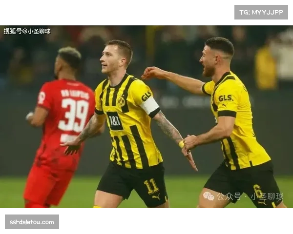 多特蒙德俱乐部举办青少年防守训练营，强调位置感和一对一技巧